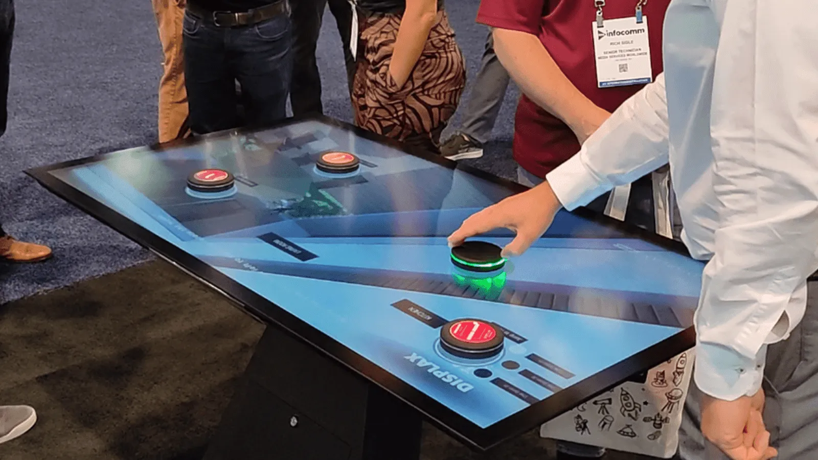 © Displax active tags