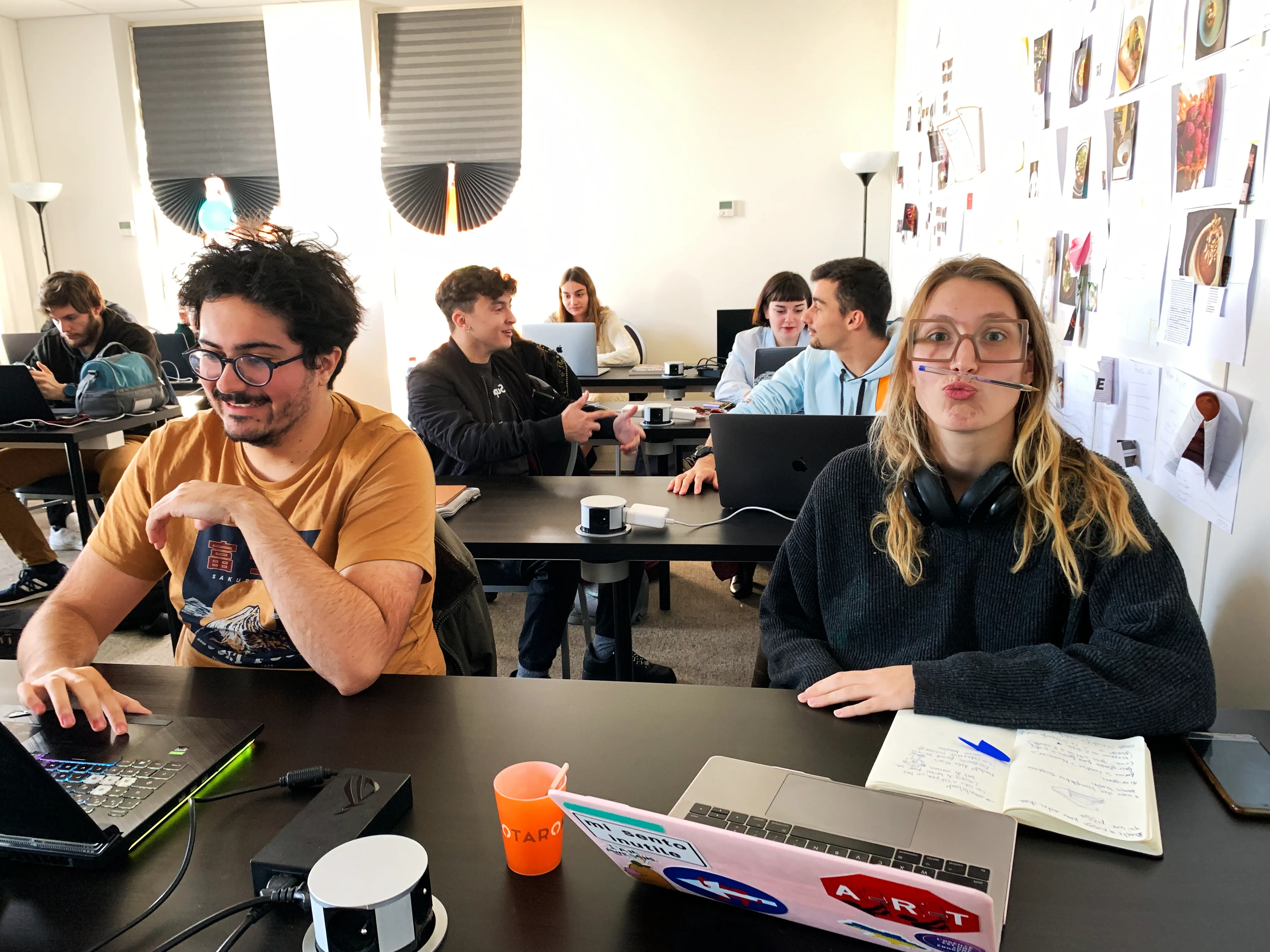 Collaborative work session at Cercle Digital